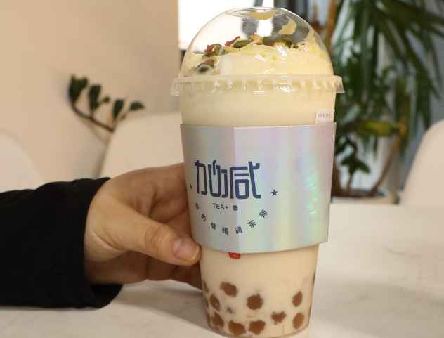 w66平台茶饮：社交属性为奶茶赋予了特殊使命