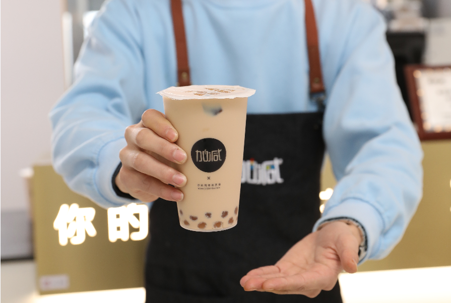 w66平台茶饮：为什么说奶茶行业适合年轻人的创业项目